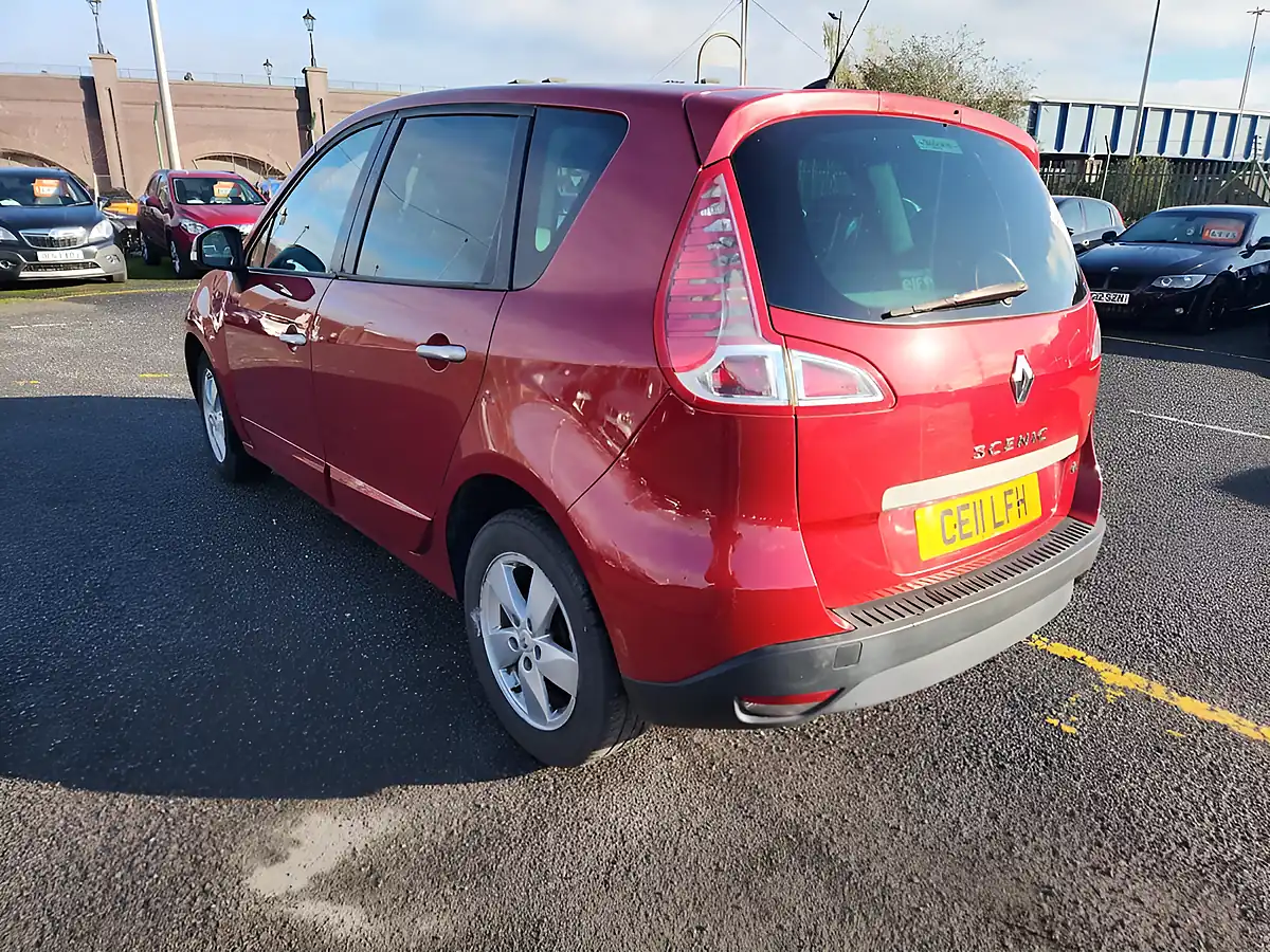 Used 2011 Renault Scenic Dynamique Tom-Tom Red - Interior and Exterior details 5