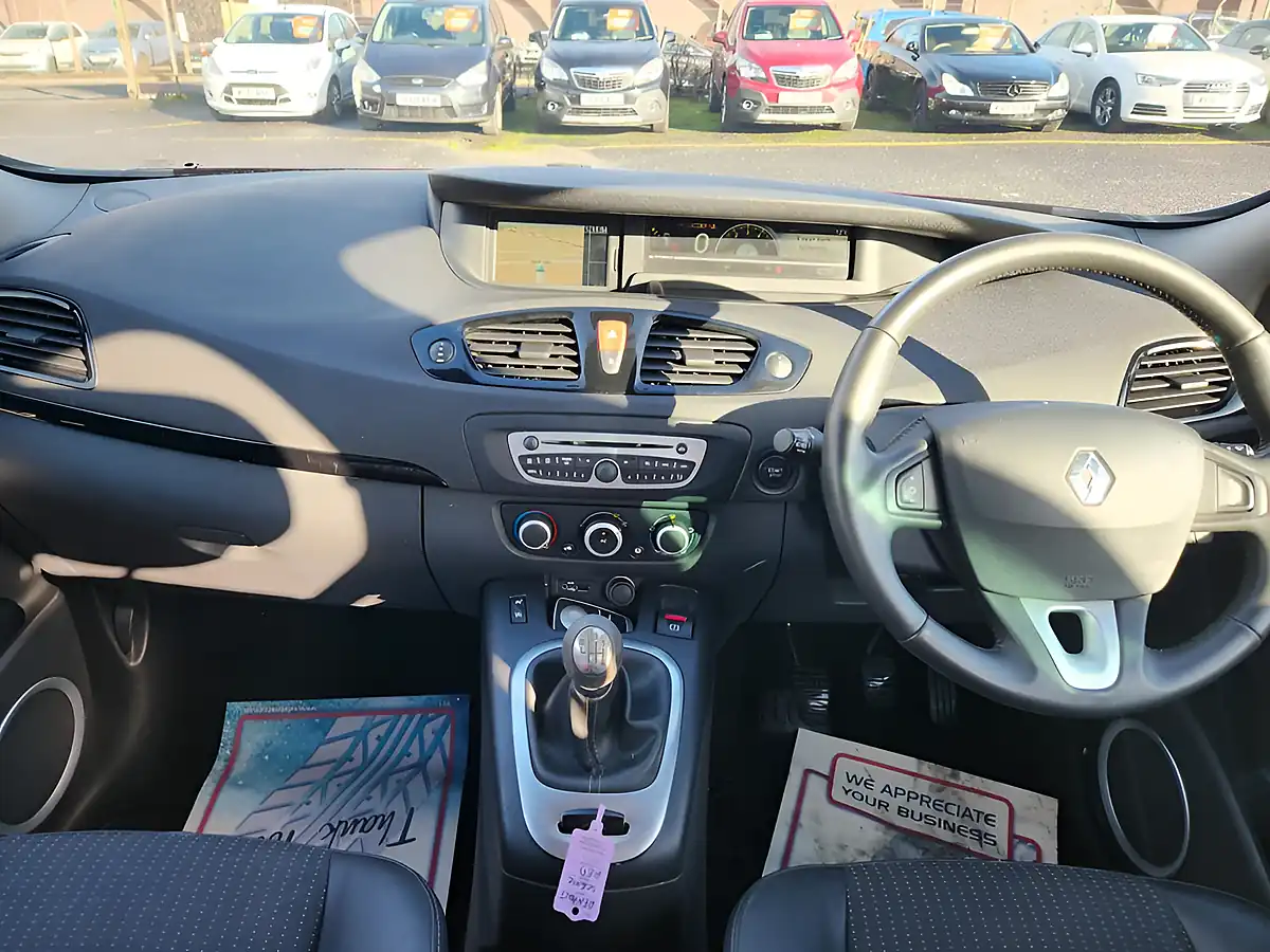 Used 2011 Renault Scenic Dynamique Tom-Tom Red - Interior and Exterior details 7