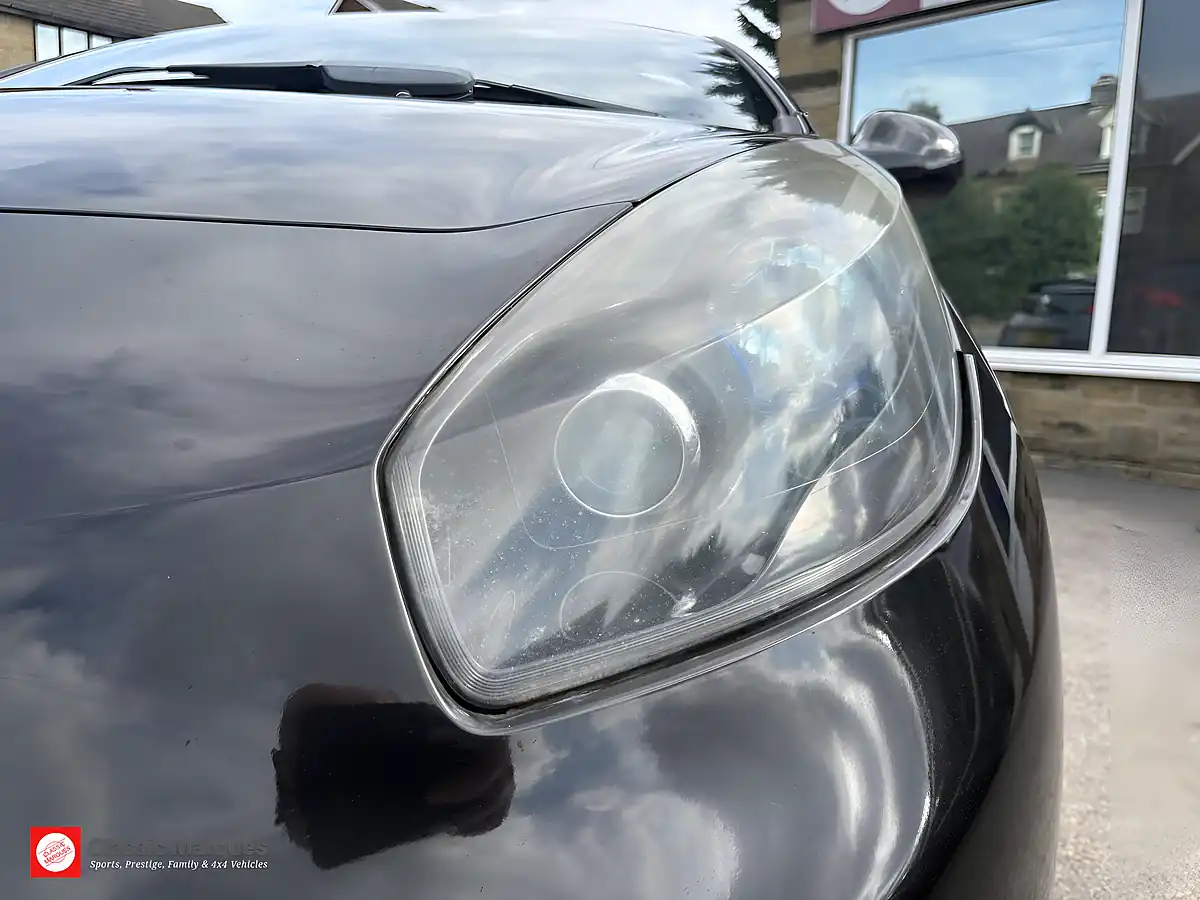 Used 2011 Renault Wind GT Line Black - Interior and Exterior details 12