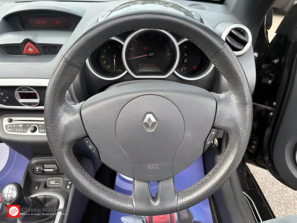 Used 2011 Renault Wind GT Line Black - Interior and Exterior details 14