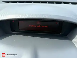Used 2011 Renault Wind GT Line Black - Interior and Exterior details 17