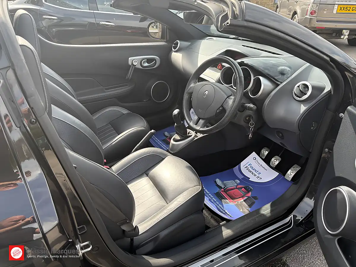 Used 2011 Renault Wind GT Line Black - Interior and Exterior details 2