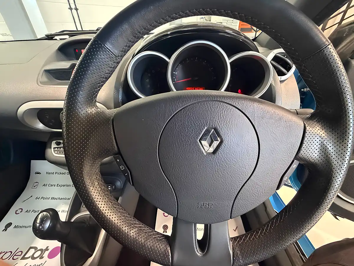 Used 2011 Renault Wind GT Line Blue - Interior and Exterior details 16