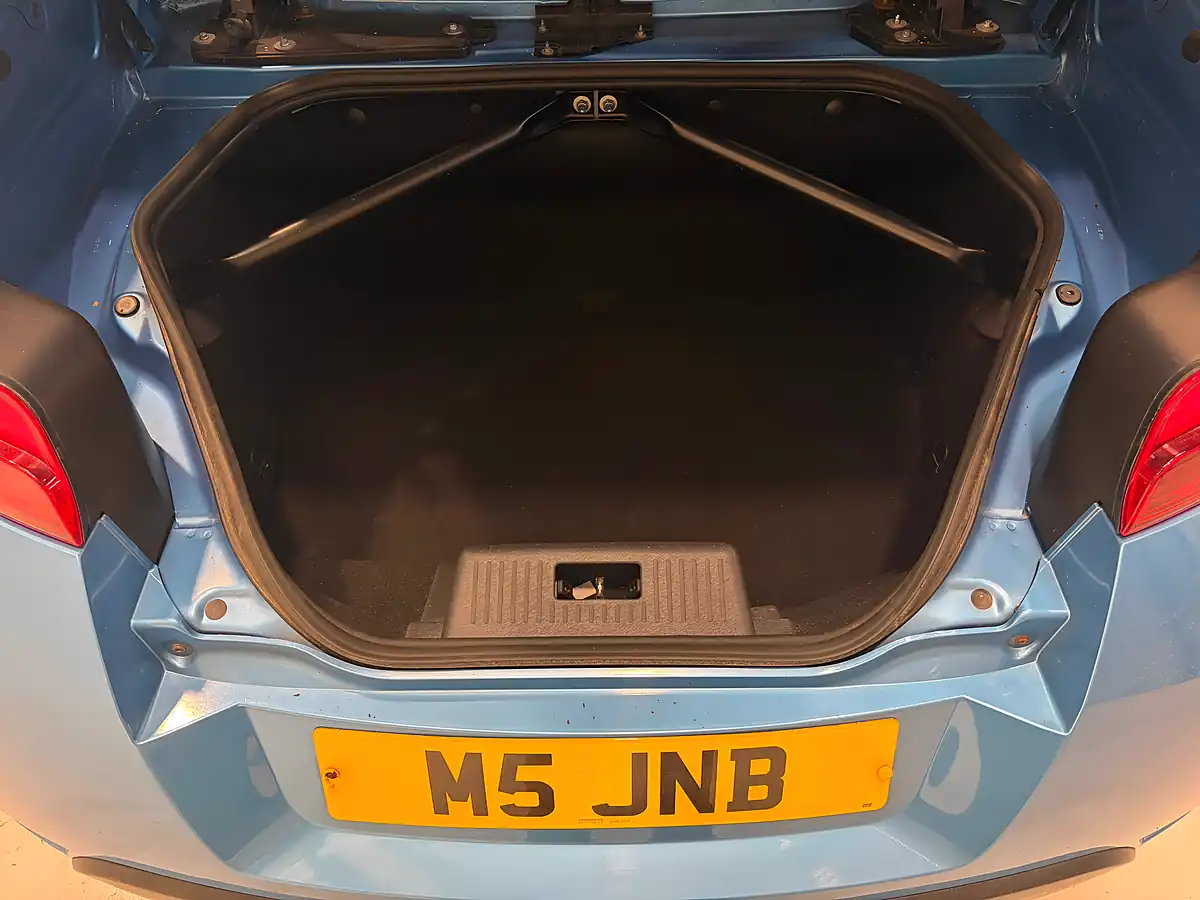 Used 2011 Renault Wind GT Line Blue - Interior and Exterior details 17