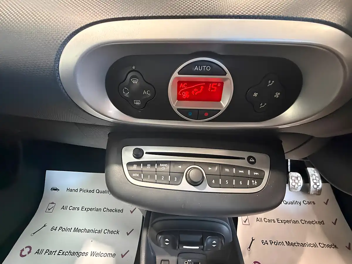 Used 2011 Renault Wind GT Line Blue - Interior and Exterior details 18