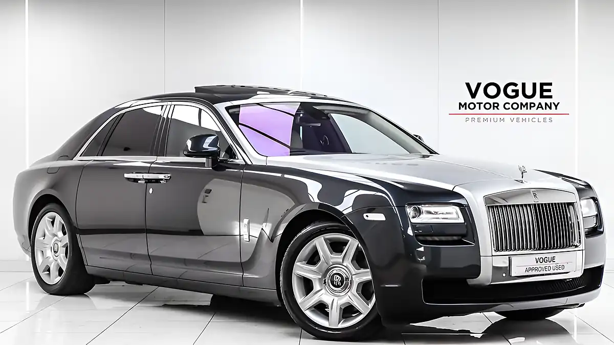 Used 2011 Rolls-Royce Ghost Saloon Grey - Front View