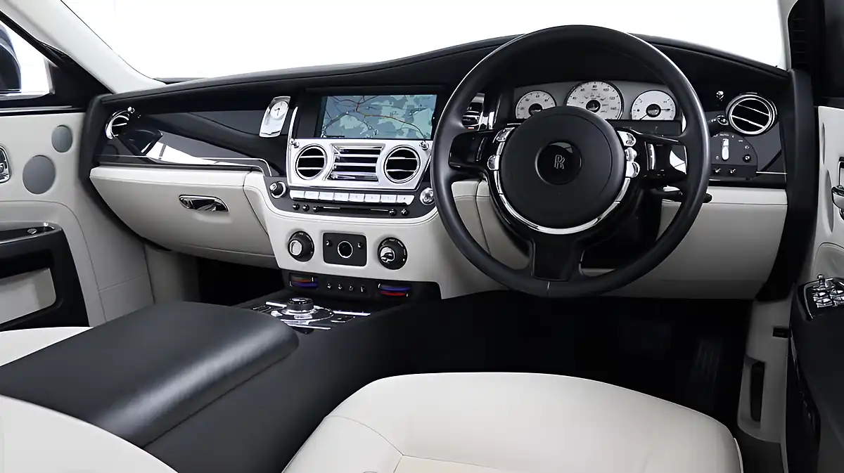 Used 2011 Rolls-Royce Ghost Saloon Grey - Interior and Exterior details 18