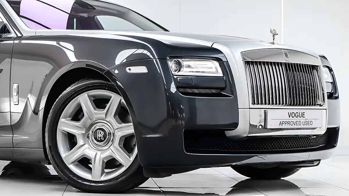 Used 2011 Rolls-Royce Ghost Saloon Grey - Interior and Exterior details 7