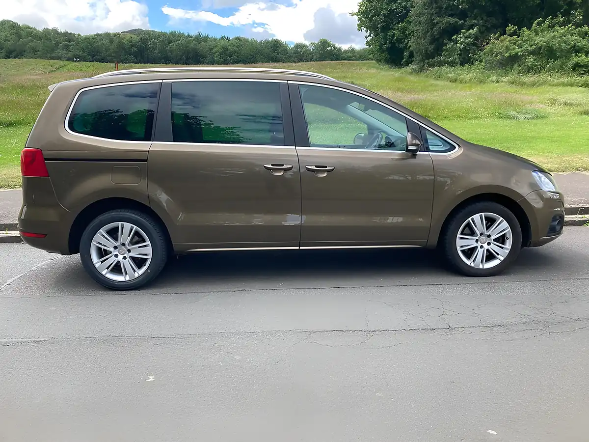 Used 2011 SEAT Alhambra Se Brown - Interior and Exterior details 2