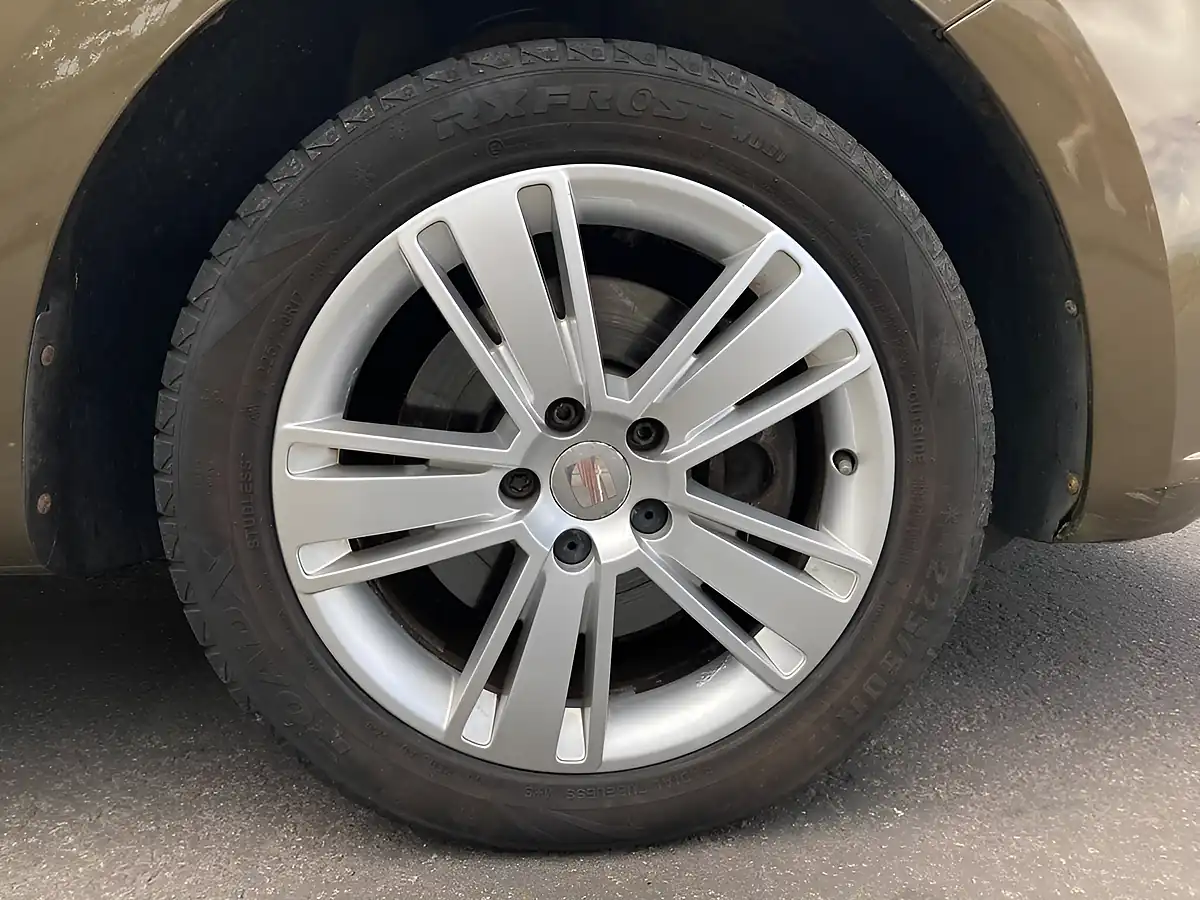 Used 2011 SEAT Alhambra Se Brown - Interior and Exterior details 9