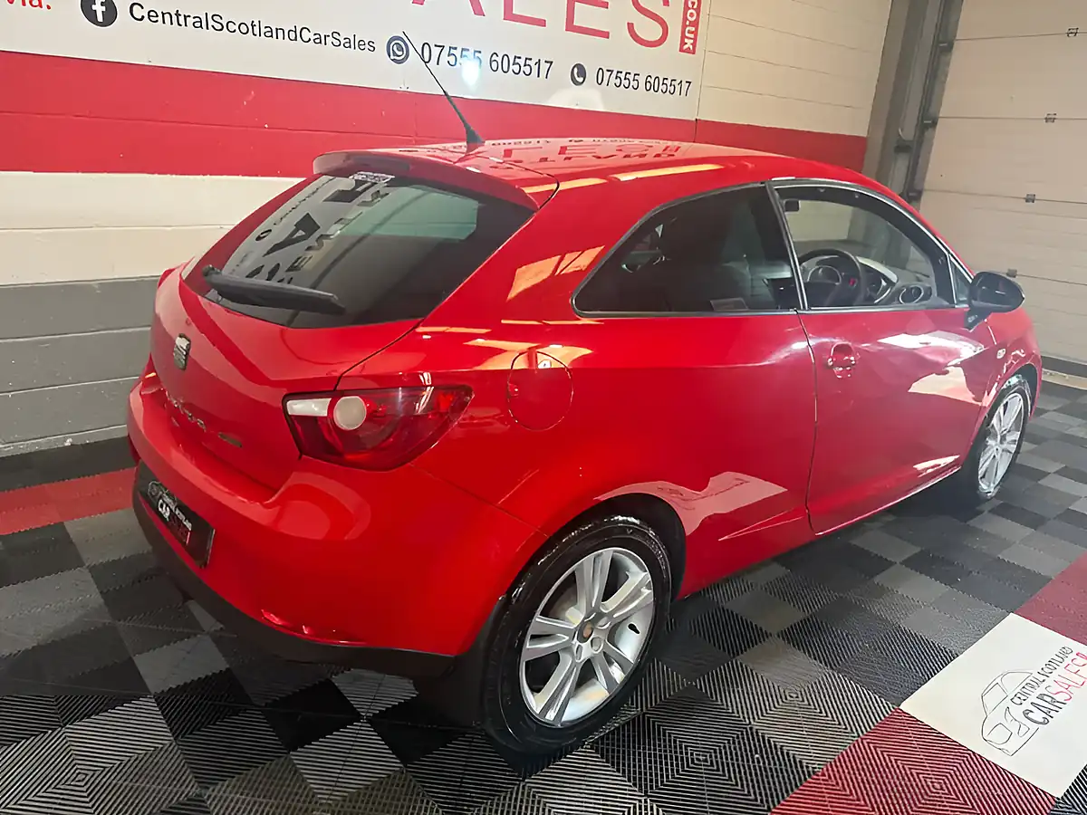 Used 2011 SEAT Ibiza Chill Sport Coupe Red - Interior and Exterior details 2