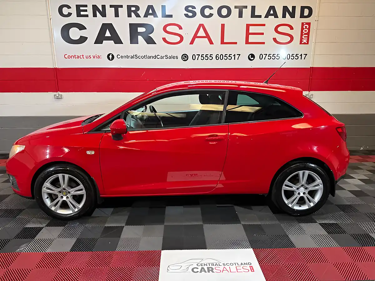 Used 2011 SEAT Ibiza Chill Sport Coupe Red - Interior and Exterior details 3
