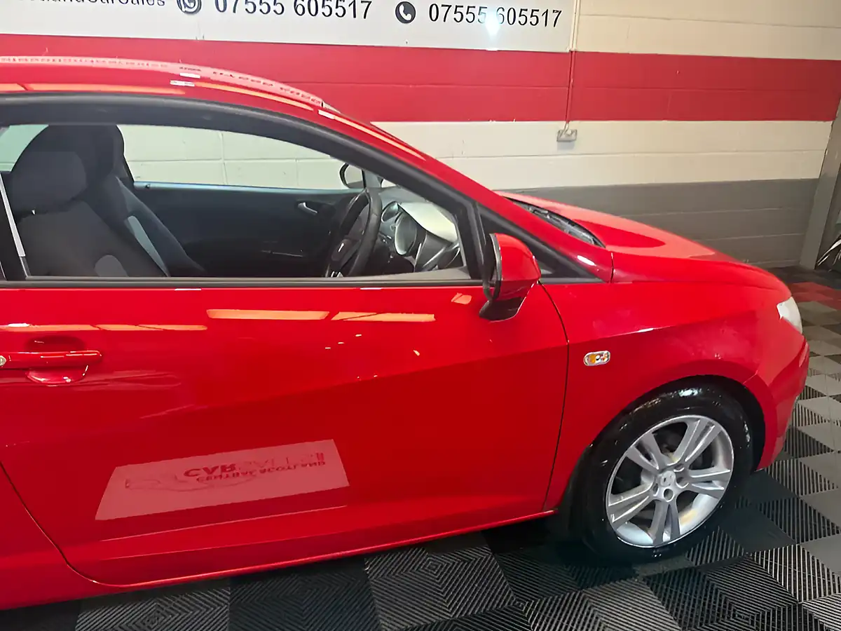 Used 2011 SEAT Ibiza Chill Sport Coupe Red - Interior and Exterior details 4
