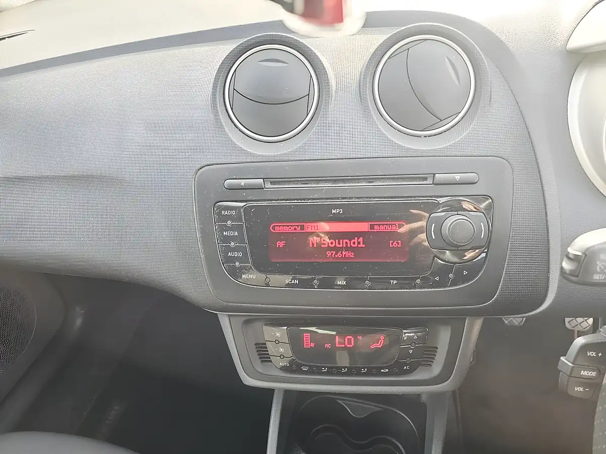 Used 2011 SEAT Ibiza Se Copa - Interior and Exterior details 11
