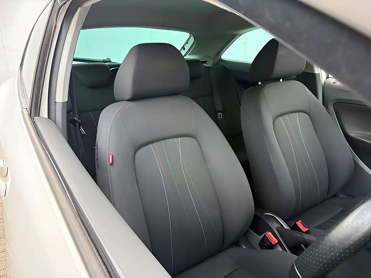 Used 2011 SEAT Ibiza Se Copa Nevada White - Interior and Exterior details 10