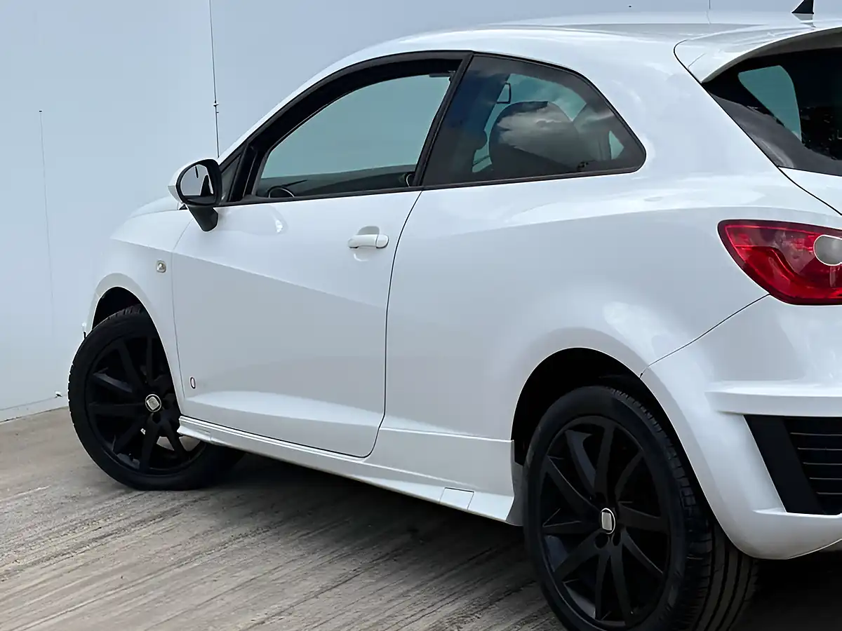 Used 2011 SEAT Ibiza Se Copa Nevada White - Interior and Exterior details 16
