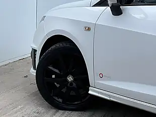 Used 2011 SEAT Ibiza Se Copa Nevada White - Interior and Exterior details 17