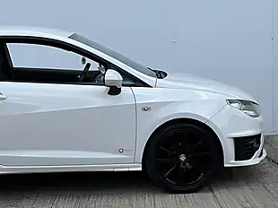 Used 2011 SEAT Ibiza Se Copa Nevada White - Interior and Exterior details 3
