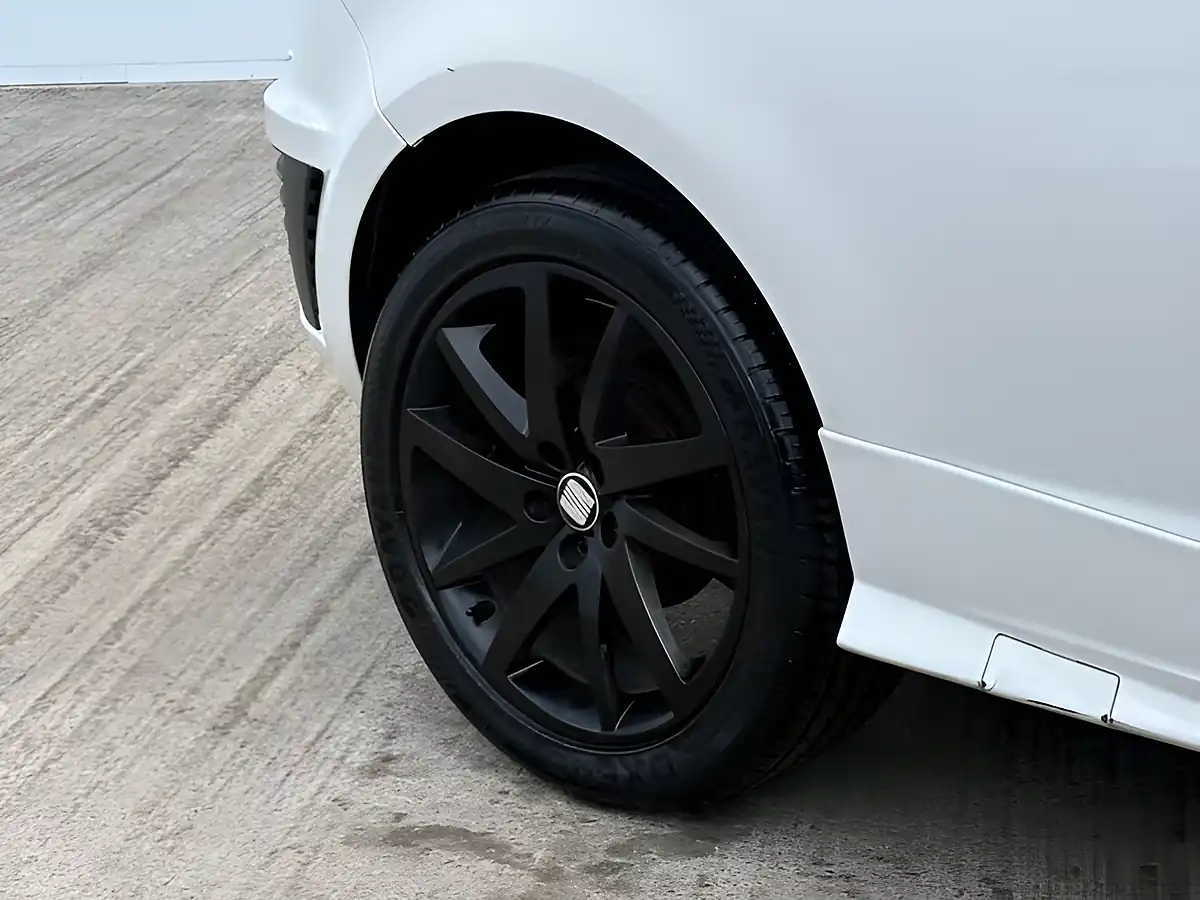 Used 2011 SEAT Ibiza Se Copa Nevada White - Interior and Exterior details 8