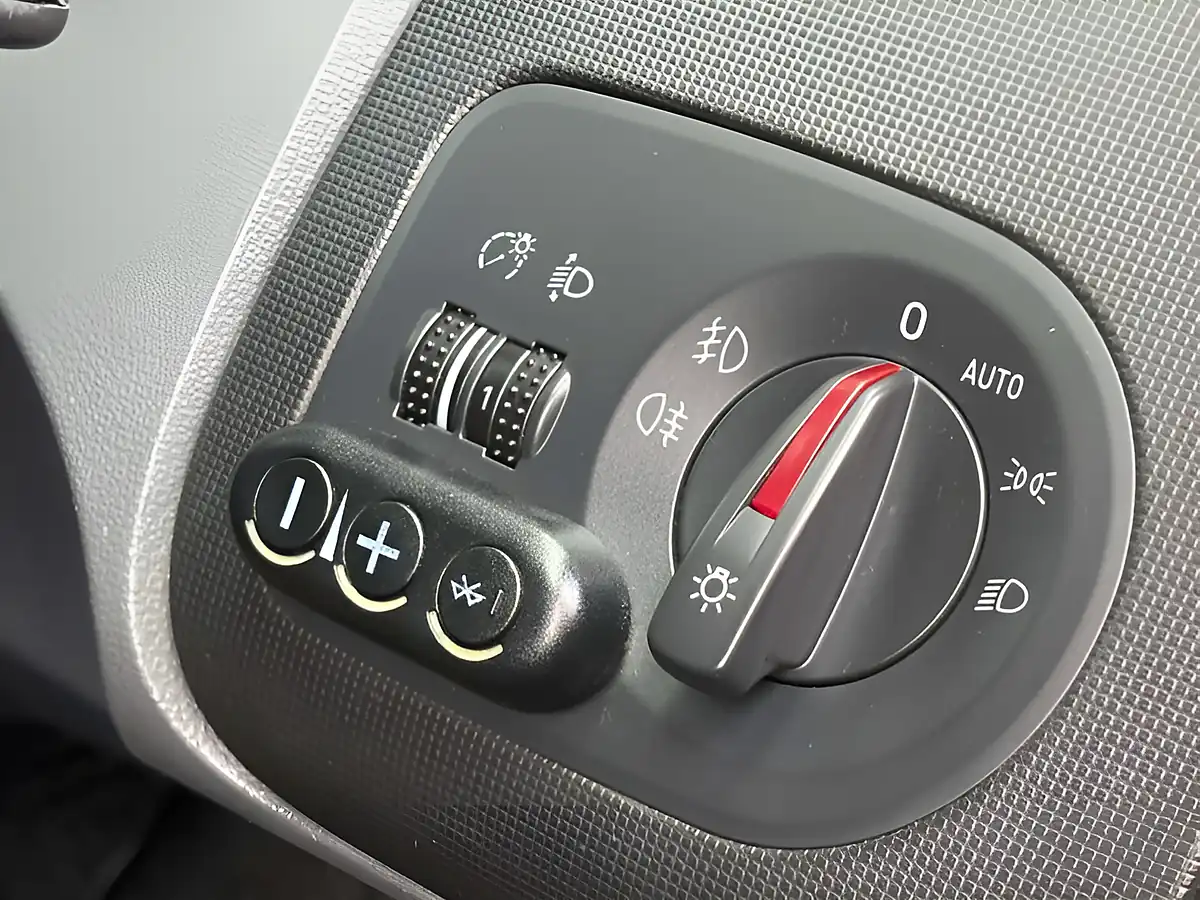 Used 2011 SEAT Ibiza Se Copa Nevada White - Interior and Exterior details 9