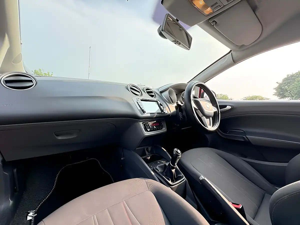 Used 2011 SEAT Ibiza Se Copa Red - Interior and Exterior details 14