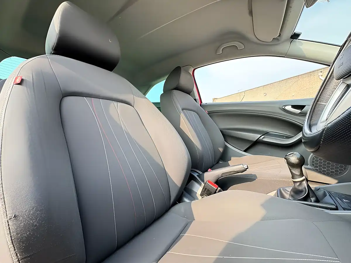 Used 2011 SEAT Ibiza Se Copa Red - Interior and Exterior details 17
