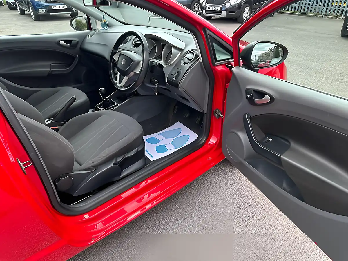 Used 2011 SEAT Ibiza Se Copa Sport Red - Interior and Exterior details 18
