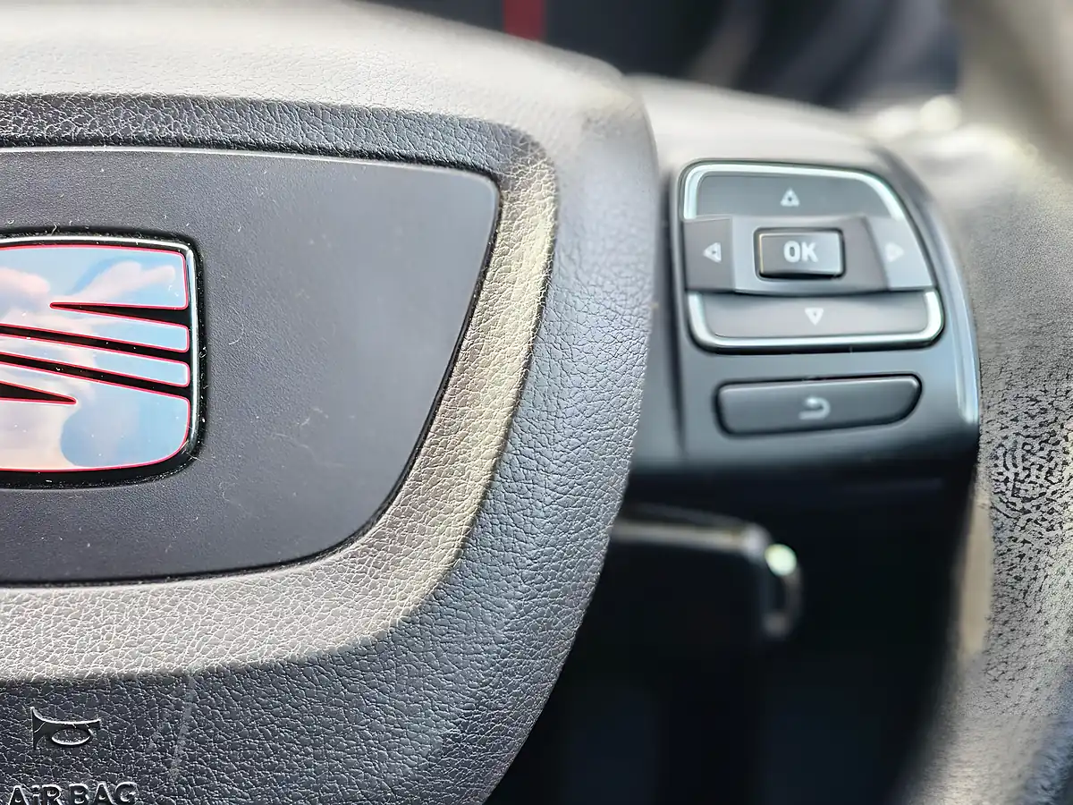 Used 2011 SEAT Leon Copa White - Interior and Exterior details 15