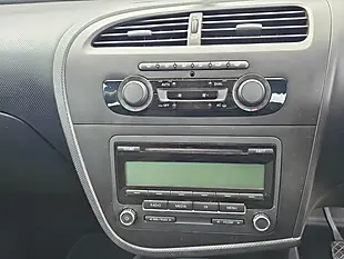 Used 2011 SEAT Leon Copa White - Interior and Exterior details 16