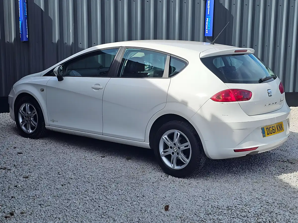 Used 2011 SEAT Leon Copa White - Interior and Exterior details 3