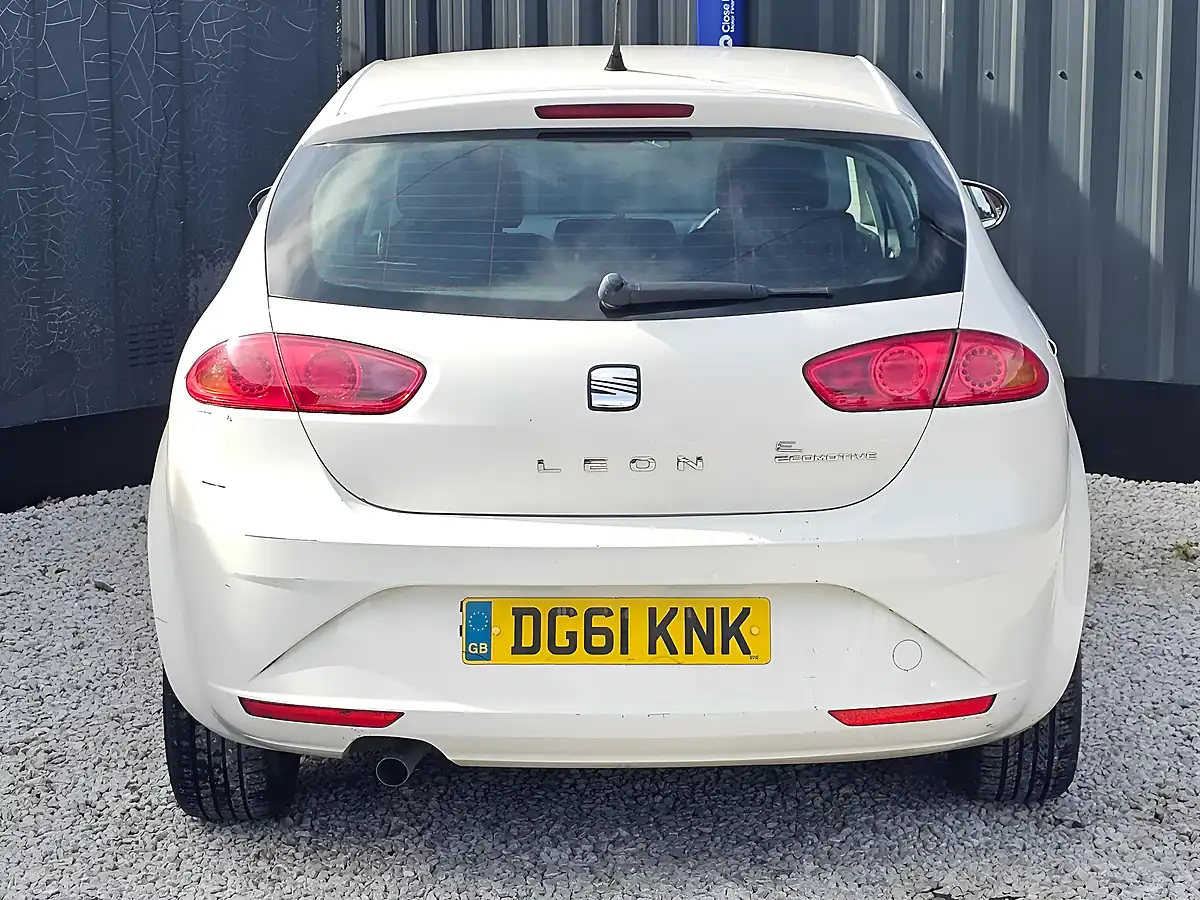 Used 2011 SEAT Leon Copa White - Interior and Exterior details 4