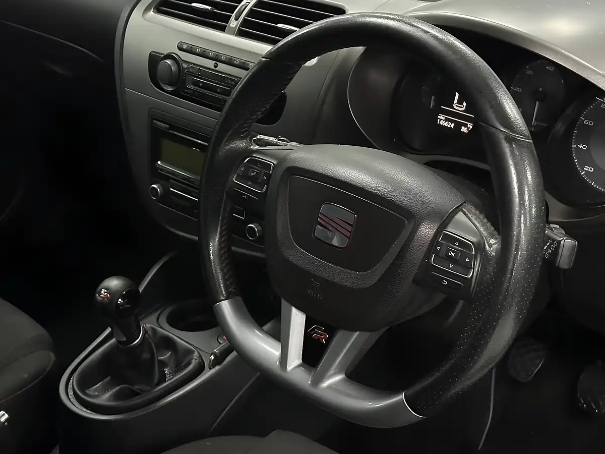 Used 2011 SEAT Leon Fr White - Interior and Exterior details 10