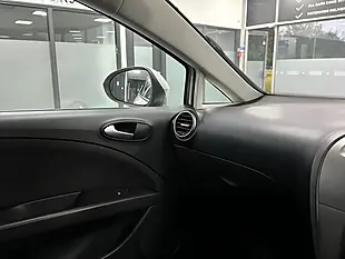 Used 2011 SEAT Leon Fr White - Interior and Exterior details 16