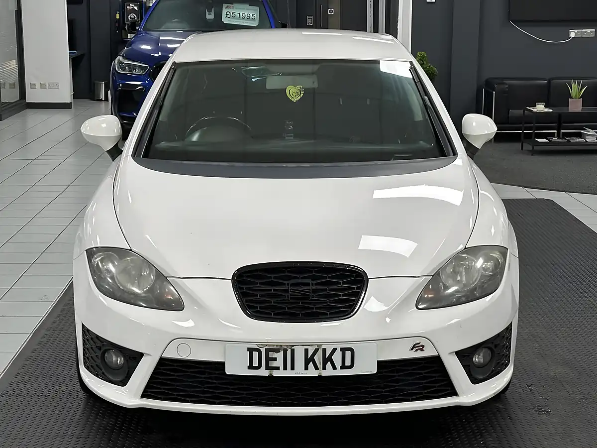 Used 2011 SEAT Leon Fr White - Interior and Exterior details 3