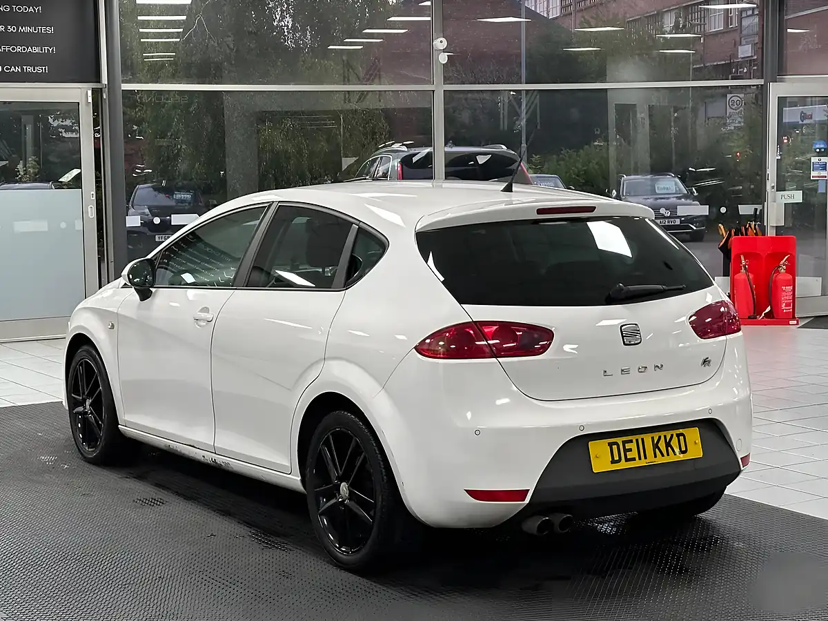 Used 2011 SEAT Leon Fr White - Interior and Exterior details 6
