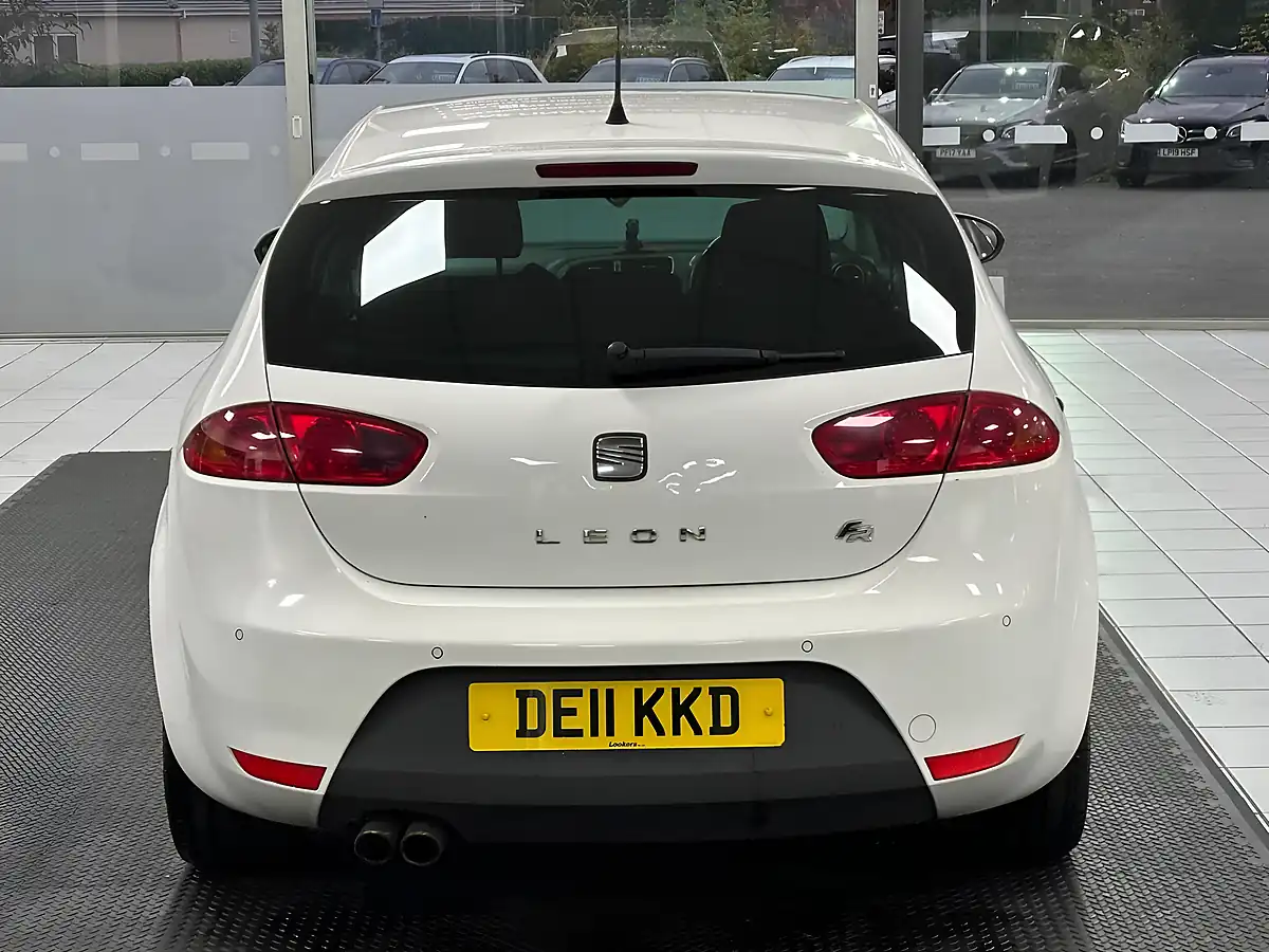 Used 2011 SEAT Leon Fr White - Interior and Exterior details 8