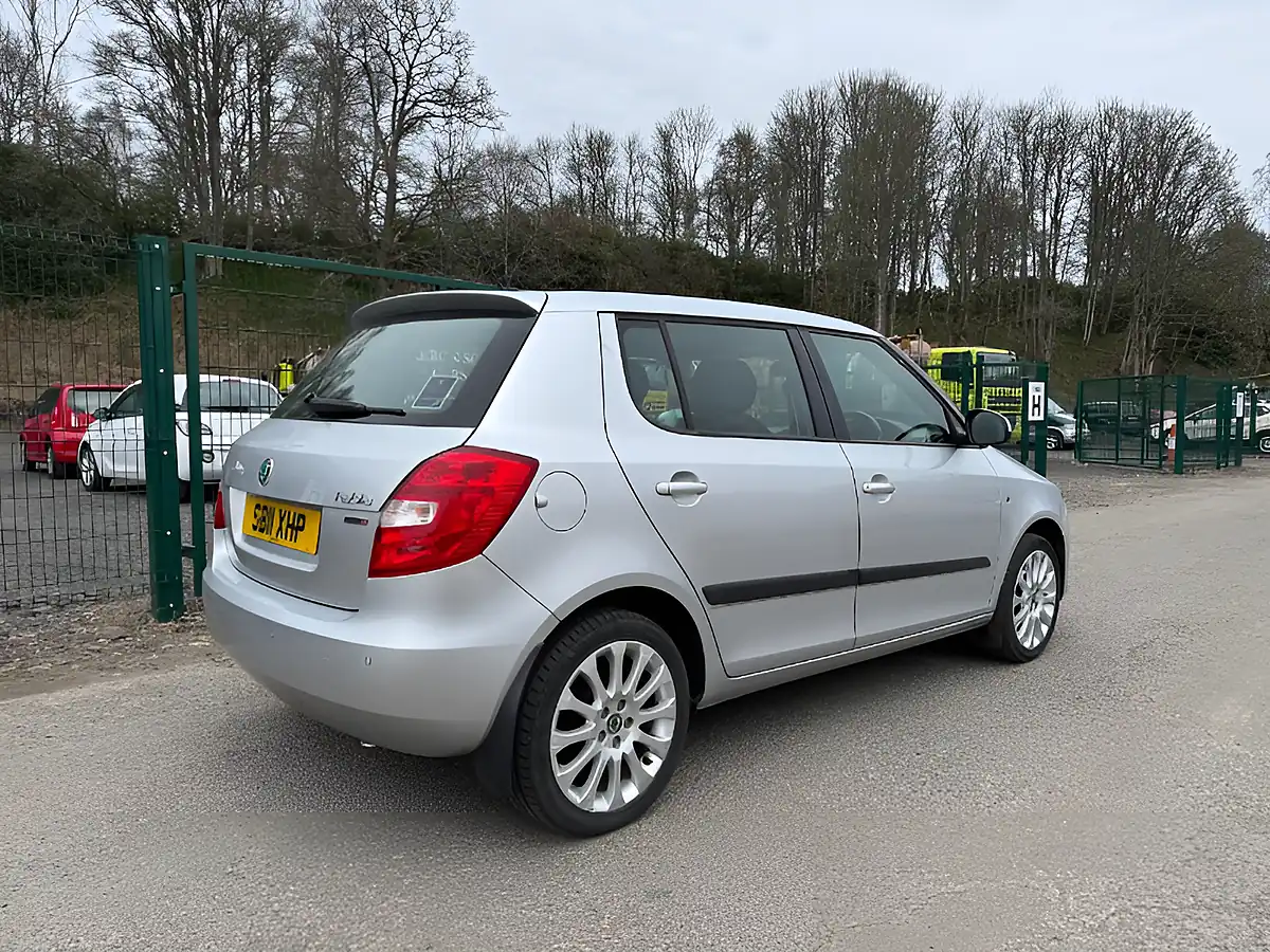 Used 2011 Skoda Fabia Elegance Silver - Interior and Exterior details 7