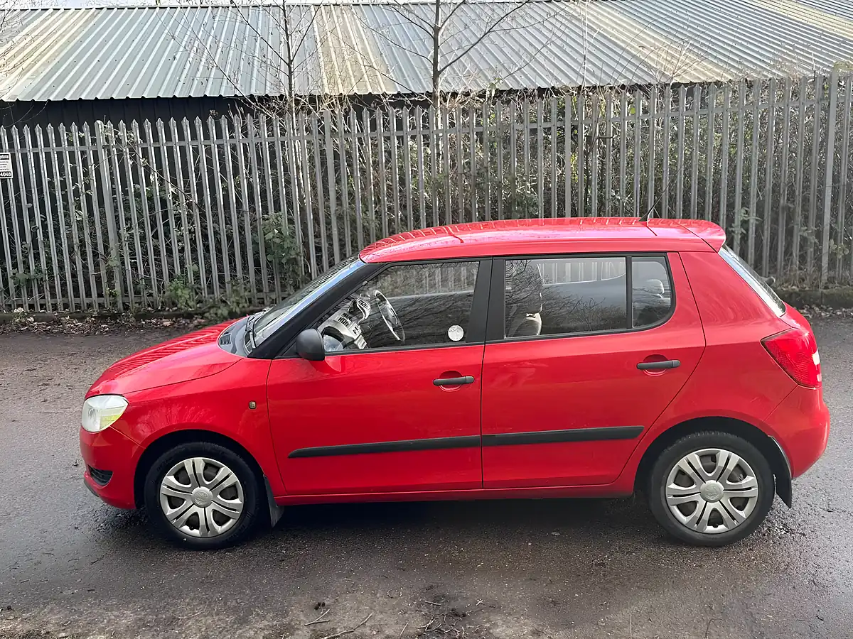 Used 2011 Skoda Fabia S Red - Interior and Exterior details 3