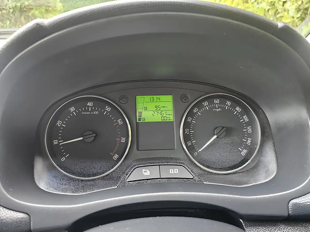 Used 2011 Skoda Fabia Se Beige - Interior and Exterior details 12