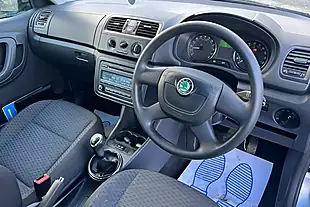 Used 2011 Skoda Fabia Se Silver - Interior and Exterior details 10