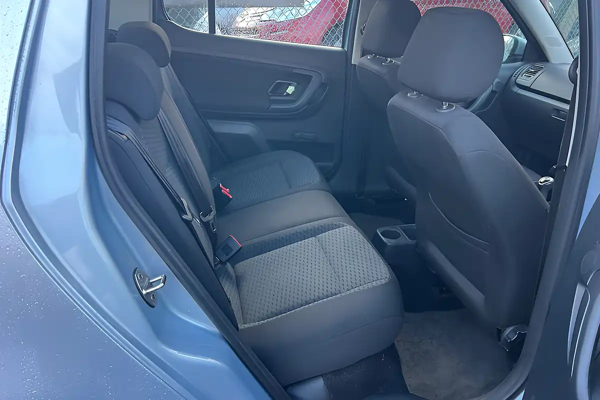 Used 2011 Skoda Fabia Se Silver - Interior and Exterior details 16