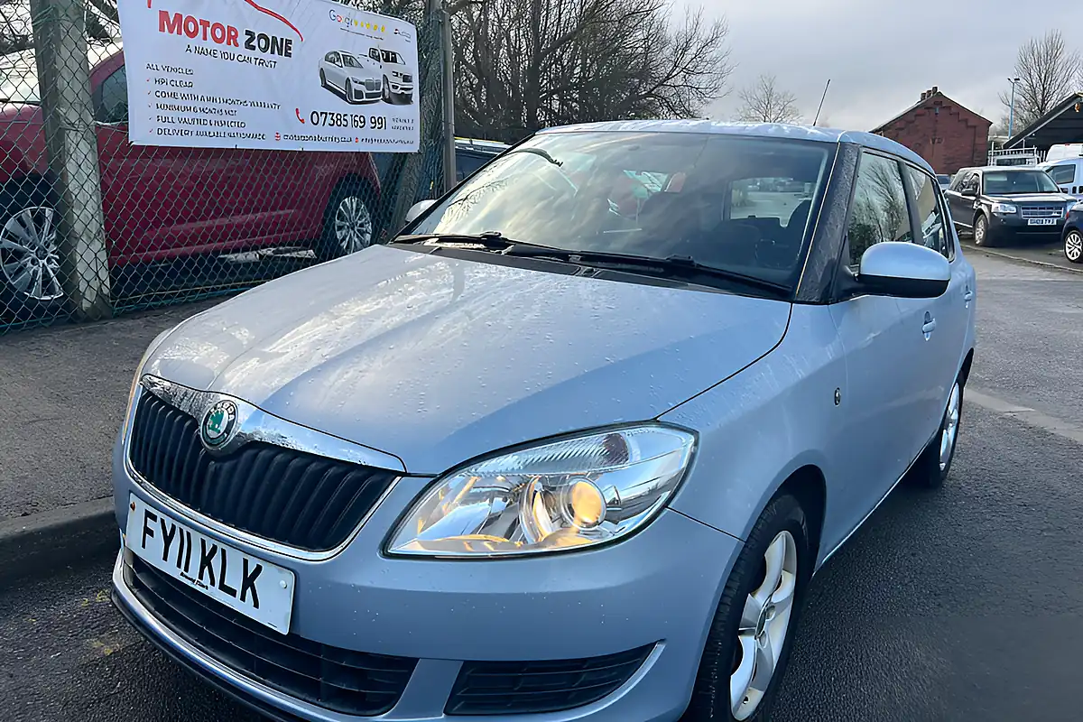 Used 2011 Skoda Fabia Se Silver - Interior and Exterior details 3