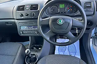 Used 2011 Skoda Fabia Se Silver - Interior and Exterior details 9