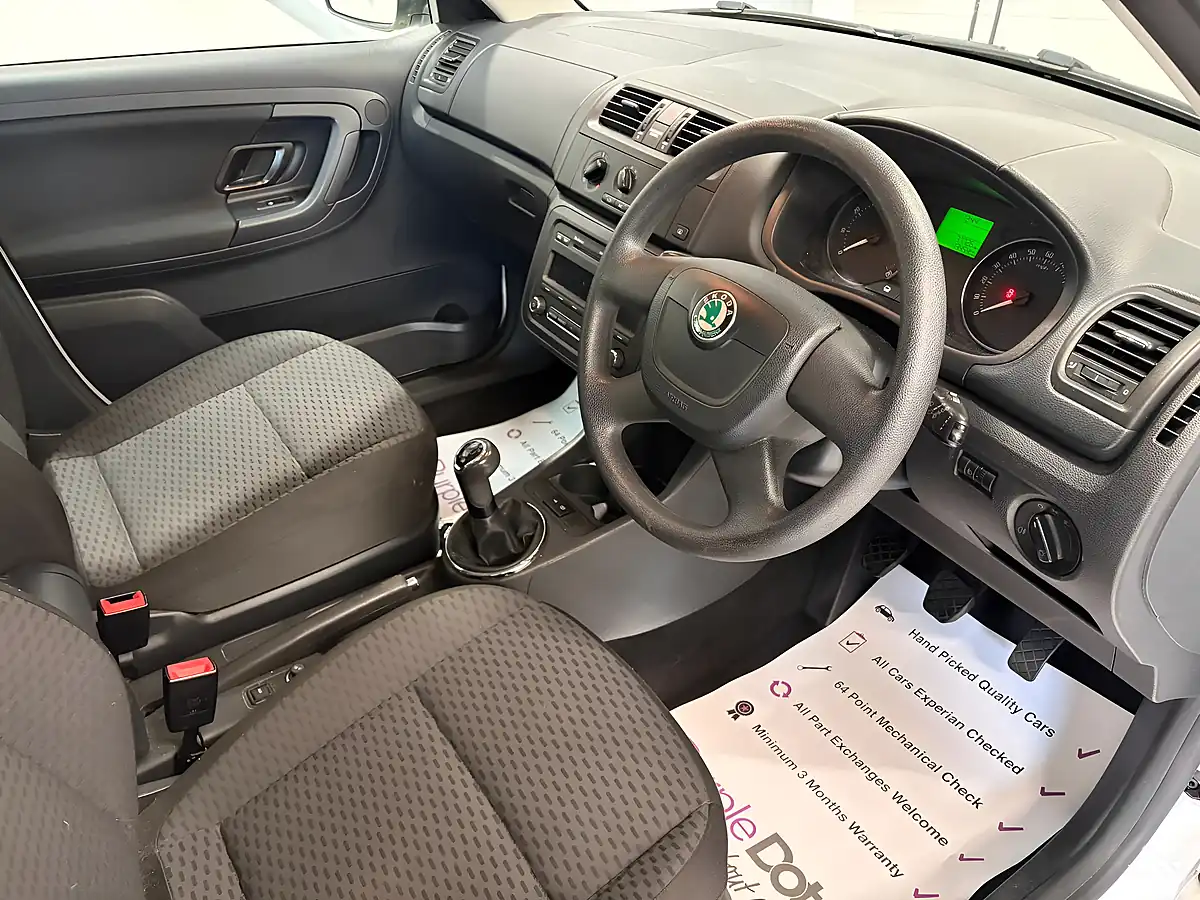 Used 2011 Skoda Fabia Se White - Interior and Exterior details 10