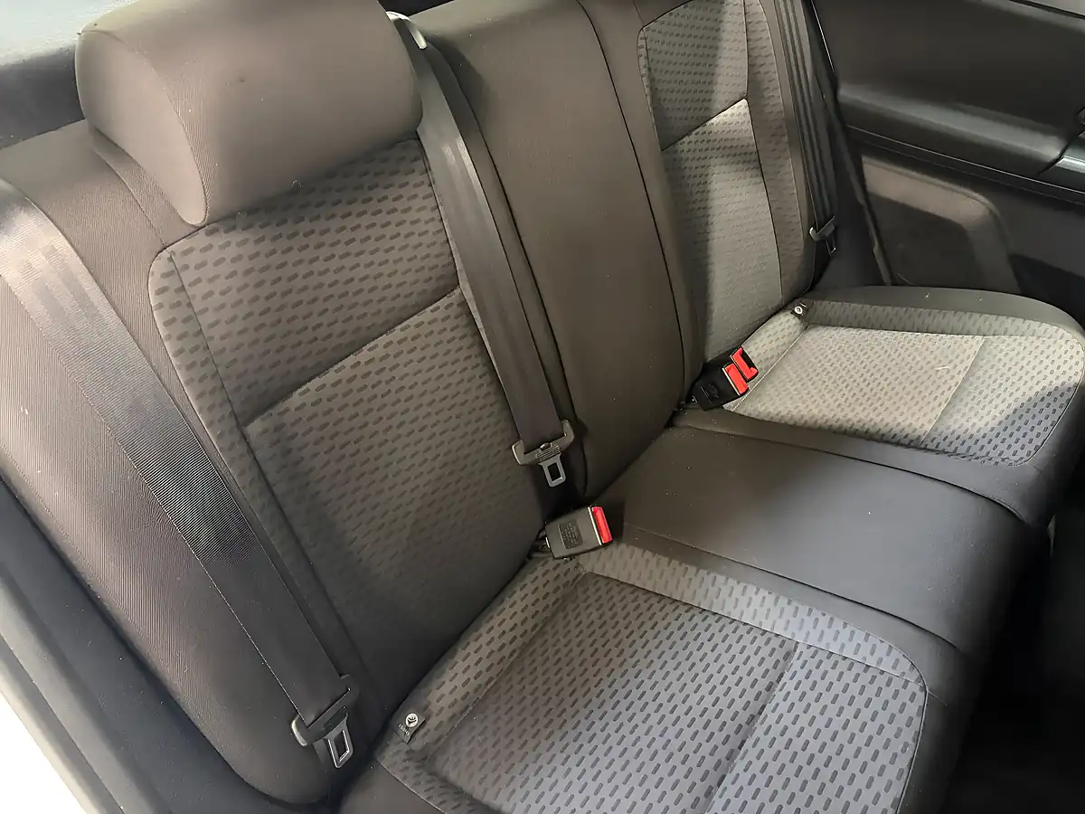 Used 2011 Skoda Fabia Se White - Interior and Exterior details 13