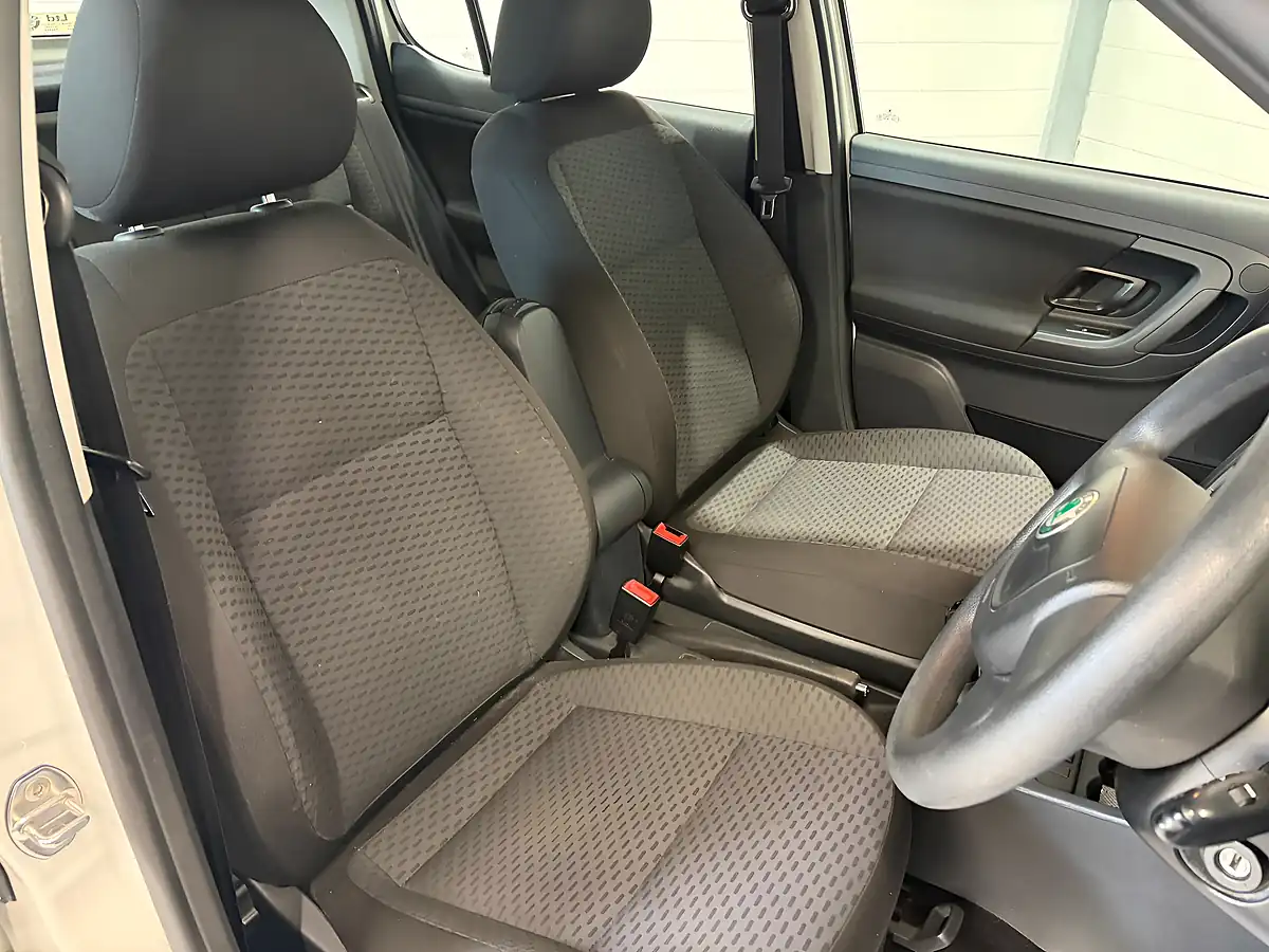 Used 2011 Skoda Fabia Se White - Interior and Exterior details 15