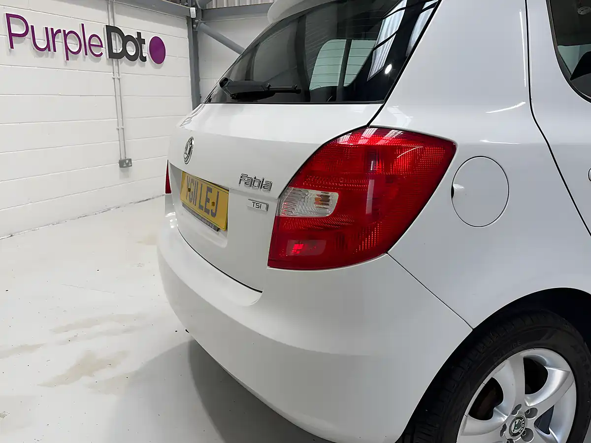 Used 2011 Skoda Fabia Se White - Interior and Exterior details 3