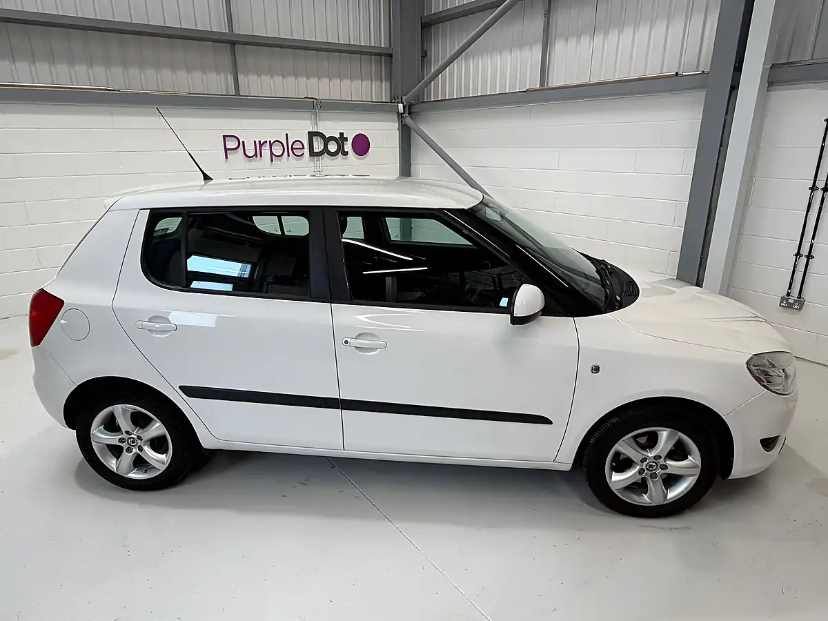 Used 2011 Skoda Fabia Se White - Interior and Exterior details 6