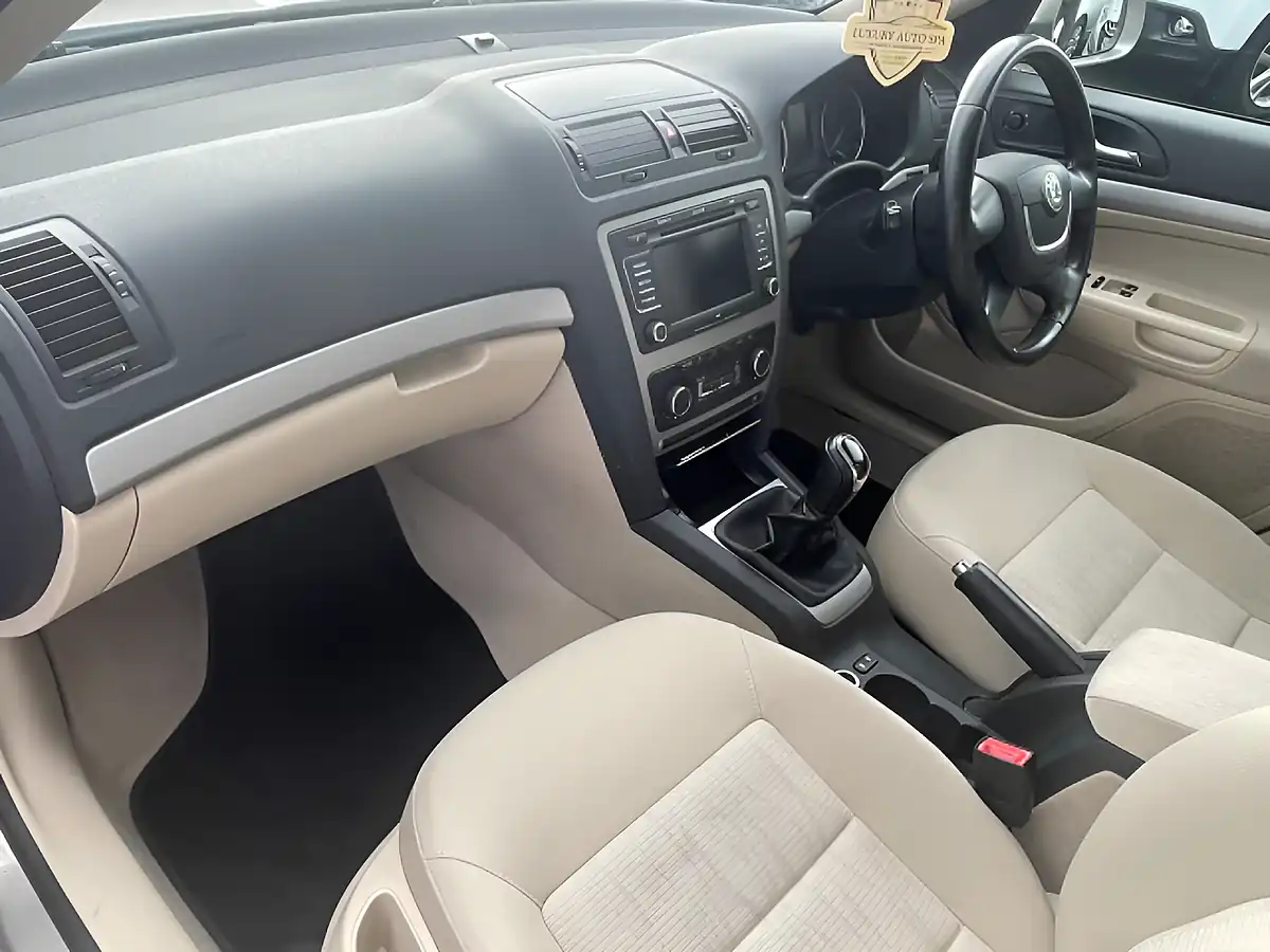 Used 2011 Skoda Octavia Elegance Beige - Interior and Exterior details 10