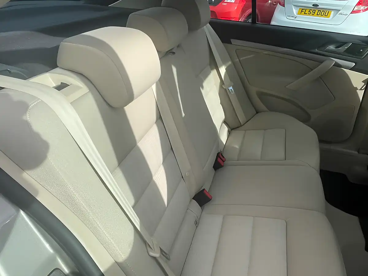 Used 2011 Skoda Octavia Elegance Beige - Interior and Exterior details 11